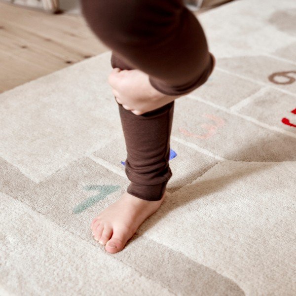 Handgewebter Spielteppich für Kinder mit Wollanteil, 75 x 180 cm Rabbit Hopscotch - OYOY Mini-image-3