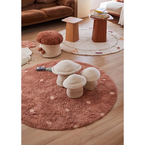 Waschbarer, handgewebter Baumwoll-Kinderteppich in Ziegelrot, Ø 140 cm Round Dot Chestnut - Lorena Canals-image-4