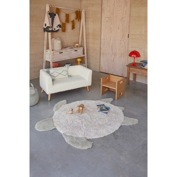 Beiger, waschbarer, handgewebter Baumwoll-Kinderteppich, 110 x 130 cm Sea Turtle - Lorena Canals-image-1