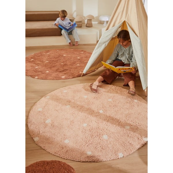 Hellrosa, waschbarer, handgewebter Baumwollteppich für Kinder, Ø 140 cm Round Dot Rose - Lorena Canals-image-3