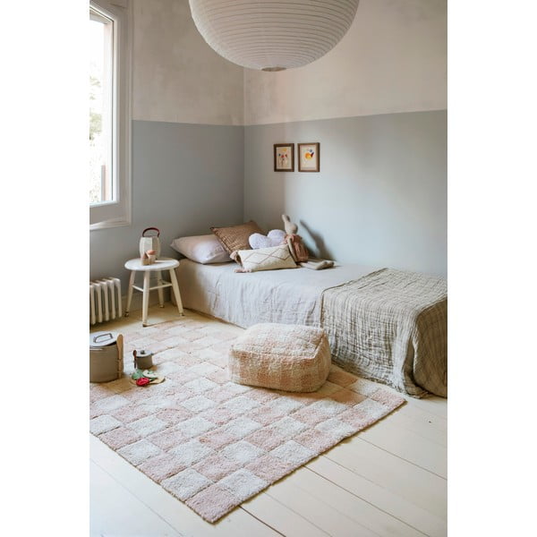 Hellrosa-cremefarbener, waschbarer, handgewebter Baumwollteppich, 120 x 160 cm Kitchen Tiles Rose - Lorena Canals-image-1